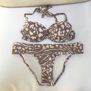 Victoria’s Secret bikini